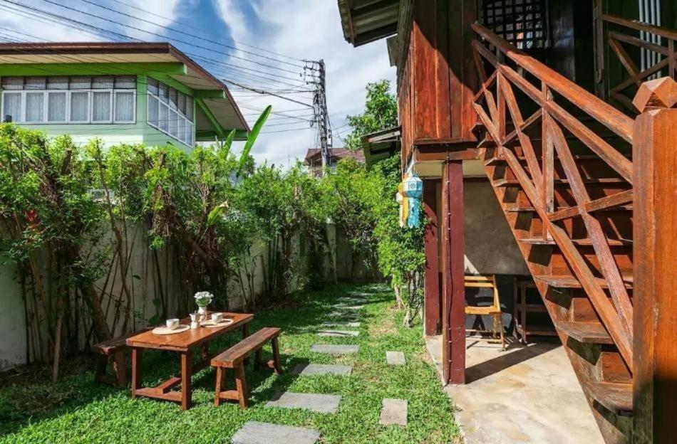 Хостел Nearthepark Backpack House Чіангмай Екстер'єр фото