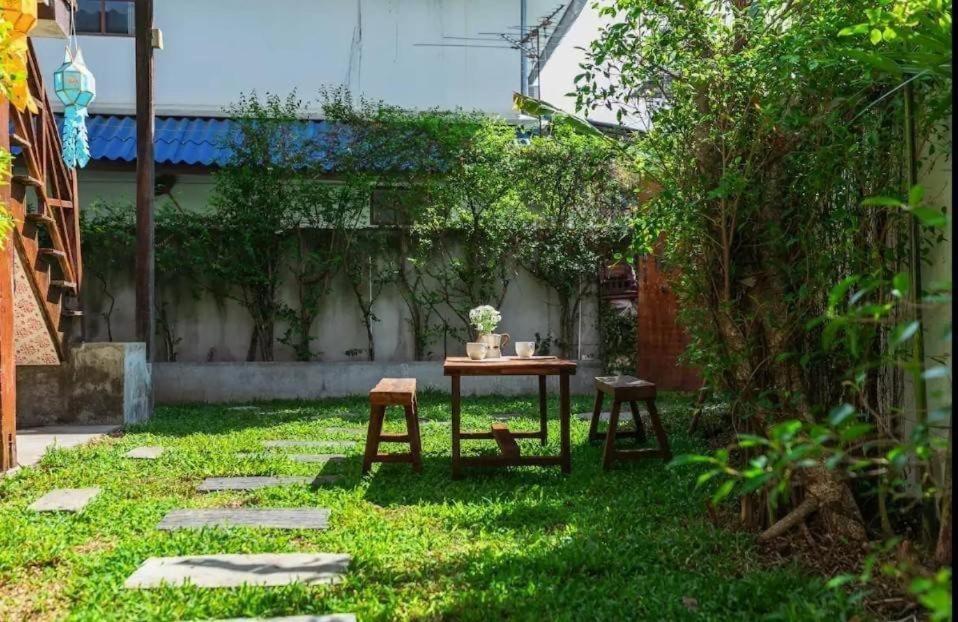 Хостел Nearthepark Backpack House Чіангмай Екстер'єр фото