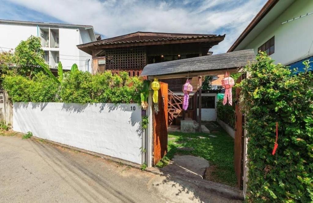 Хостел Nearthepark Backpack House Чіангмай Екстер'єр фото